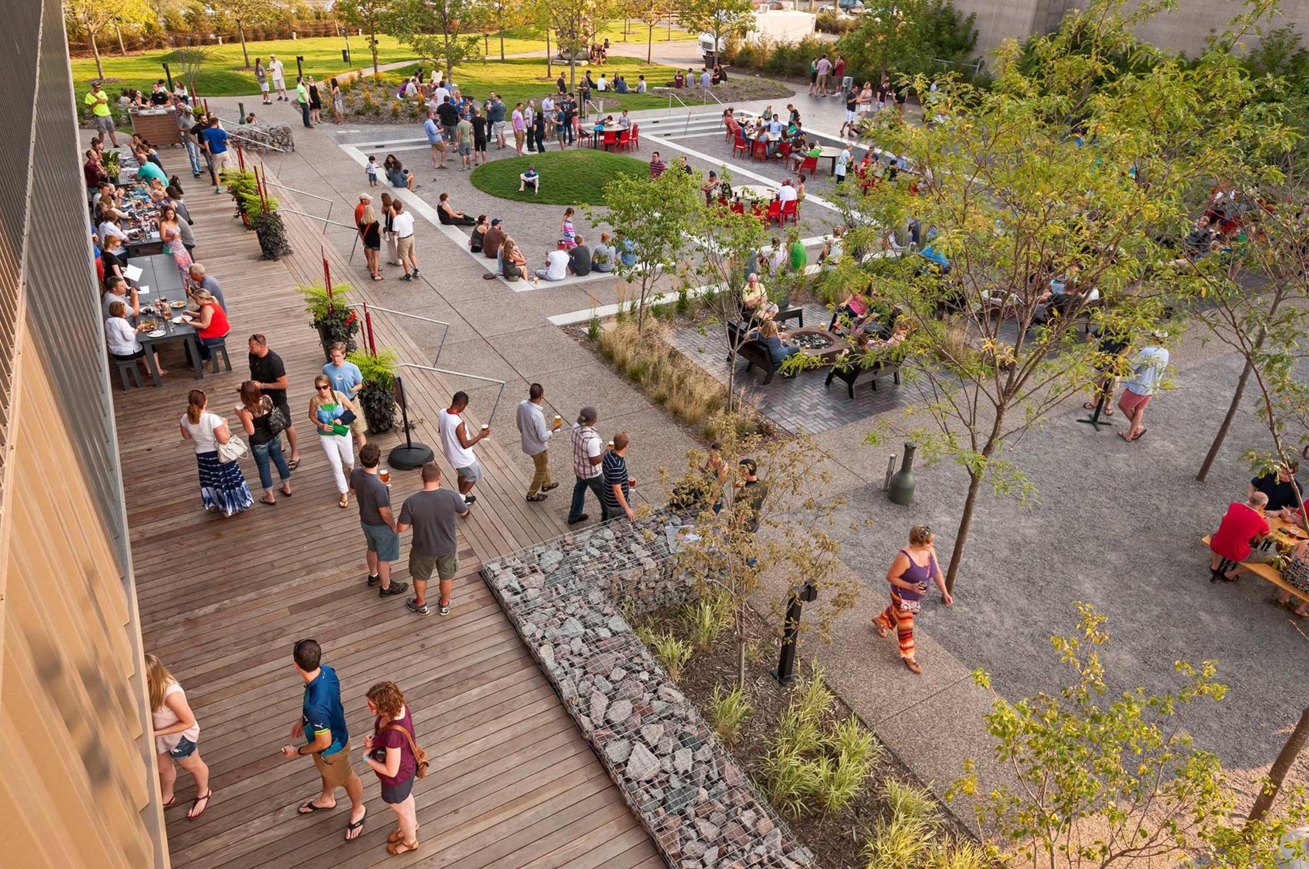 Кампус 3 часа. Общественные сады беременна. Urban Park under 3 acres. ARCHDAILY Gallery of Surly Brewing MSP. Garden on public Space.